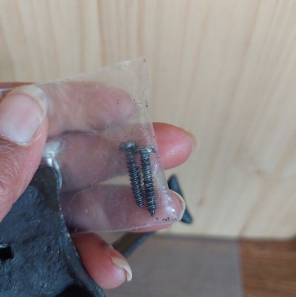 Vintage Decorative Metal Giraffe Wall Hook - Picture 5 of 7